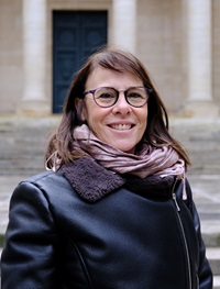 Claudie Doums. Cour d'honneur de la Sorbonne