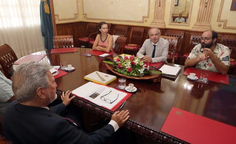 Le vice-président, Jean-Christophe Bouissou, a reçu à la Présidence ce mercredi matin, le président de l’École Pratique des Hautes Études (EPHE), Jean-Michel Verdier, et Olivier Pôté, directeur de l'écomusée Fare Natura.